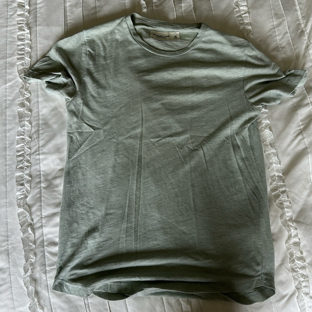 Abercrombie and fitch light sage colored size XS curved hem tee